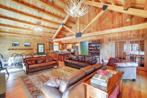 West Dover House | 4 Mi to Mount Snow: West Dover Cabin w/Game Room