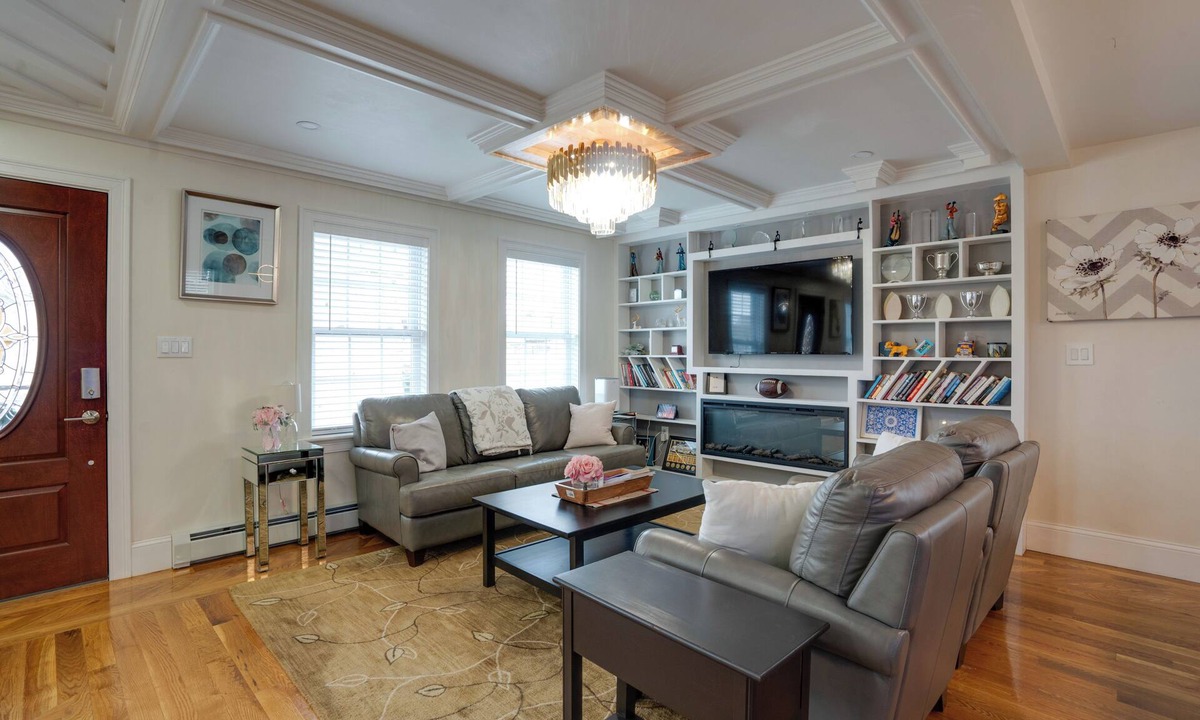 Lynn House | 4 Mi to Revere Beach! Walkable Family Retreat