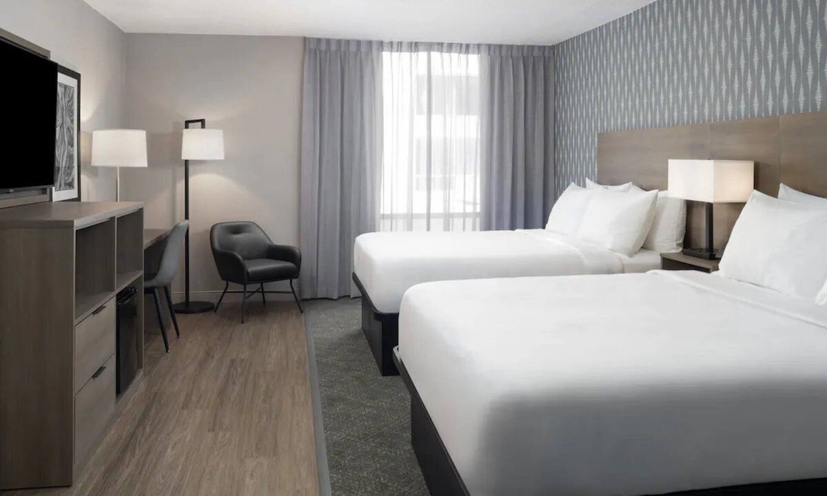 Prudential - St. Botolph Hotel | 4 Rooms for Big Groups | Pet-Friendly, Free Breakfast! | Symphony Hall - 0.1 mi