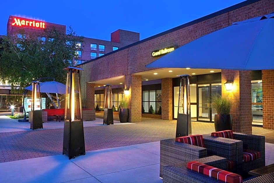 Burlington Hotel | 4-Star Hotel ∙ Boston Marriott Burlington