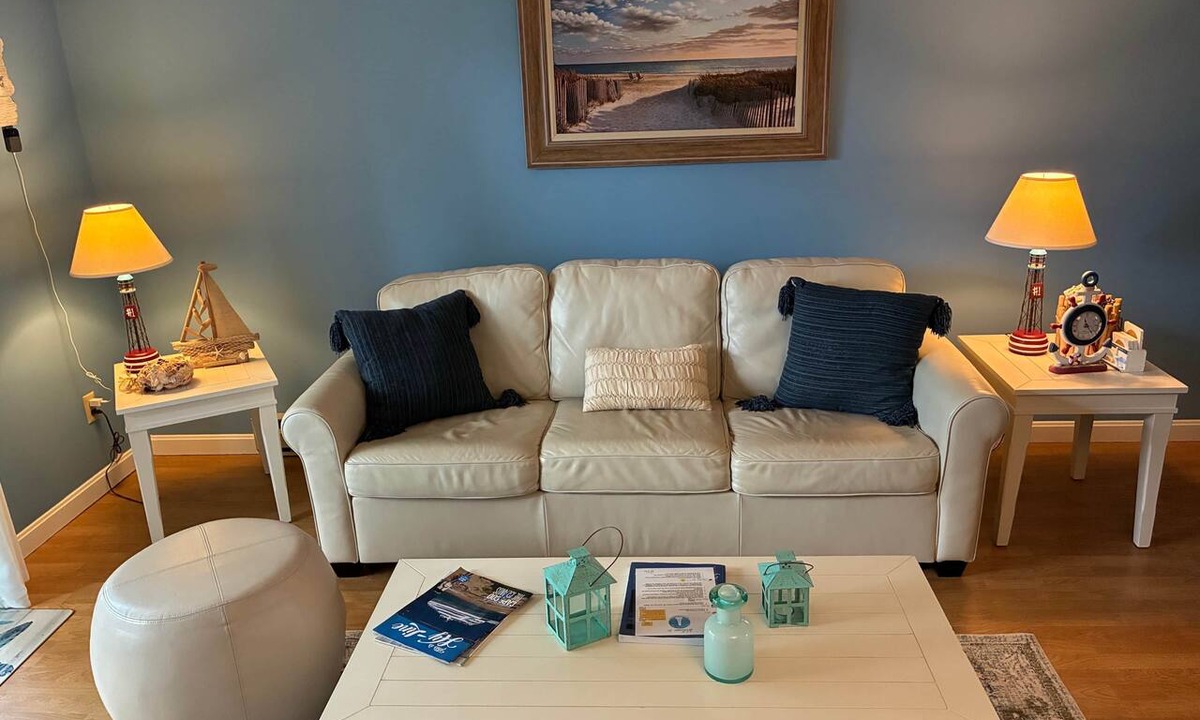 Hyannis Condo | 43 by the Sea, steps to private beach & heated pool, 1-mile from Main St. shops, AC, & Wi-Fi