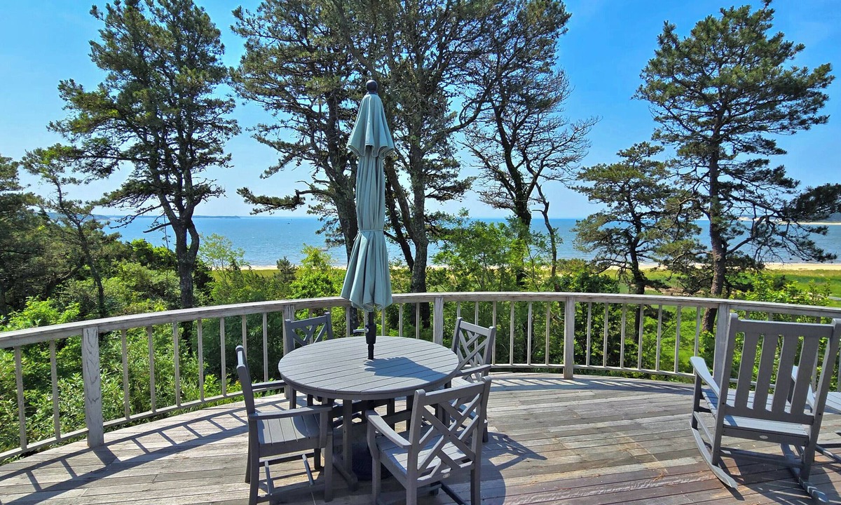 Wellfleet House | 4BD Right on Wellfleet Harbor-A/C, Direct Beach Access, Wonderful Water Views