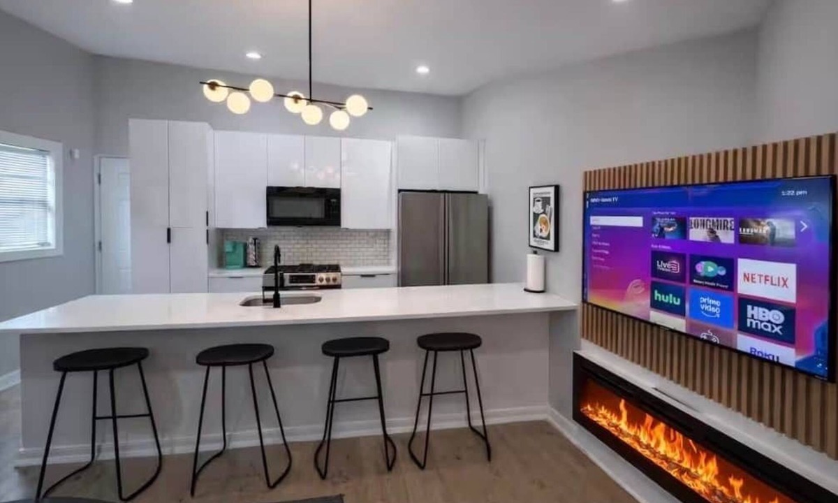 West Philadelphia Apartment | 5 bedroom university area full kitchen, livingroom