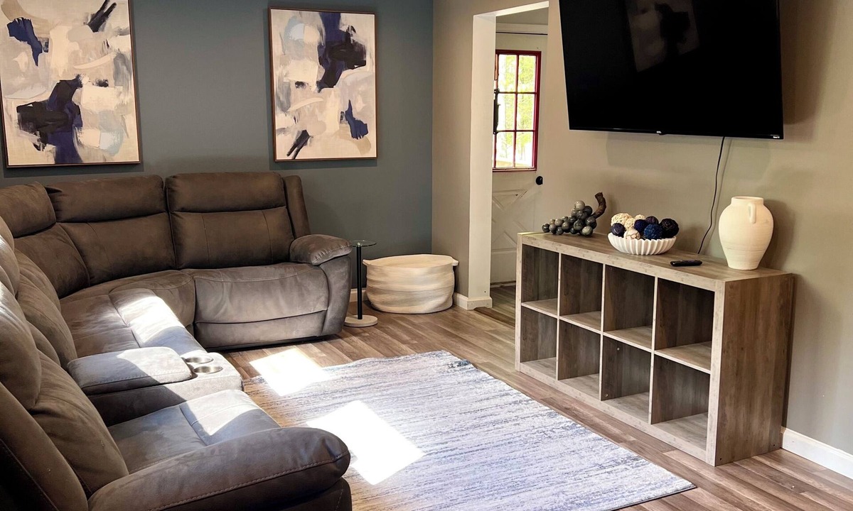 Center Lovell House | 5 Min Walk to Beach+Family-Friendly+Dinning Nearby
