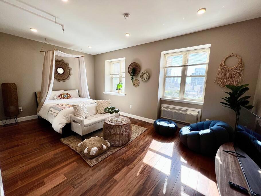 Logan Square Apartment | 503 Bohemian Romance Apartments in center city