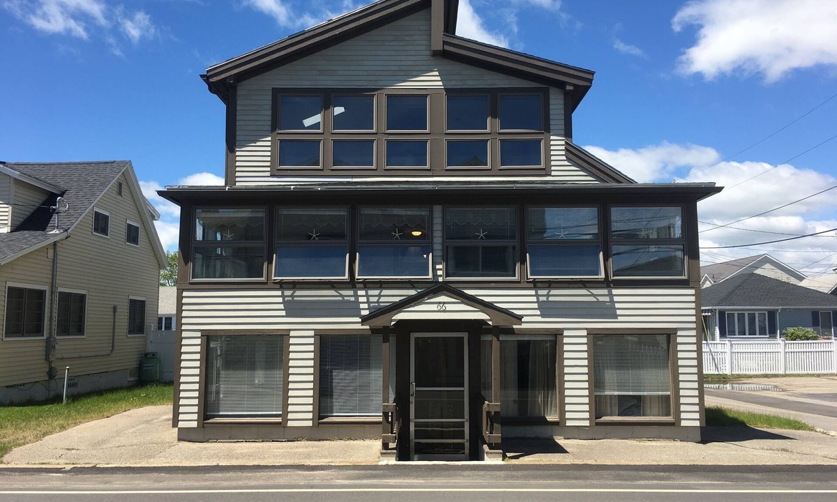 Wells Beach Condo | 55 SECOND WALK TO WELLS BEACH/RENOVATED KITCHEN/BATH-LARGE YARD-BEACH CONVENIENT
