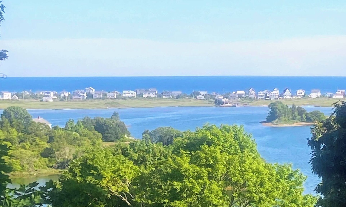 Westerly House | 5BR Coastal Retreat w/Ocean & Pond Views – 5 Min to Beach