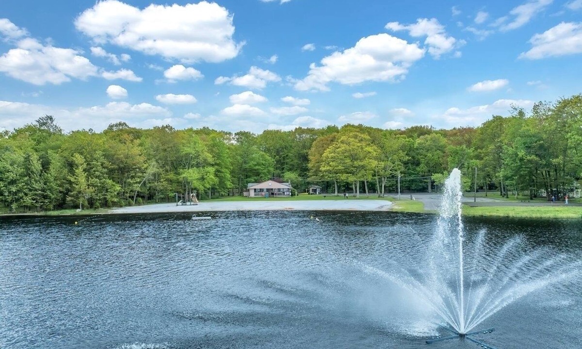 Pocono Summit House | 5BR Lake Escape,Sleeps 14, Near Kalahari