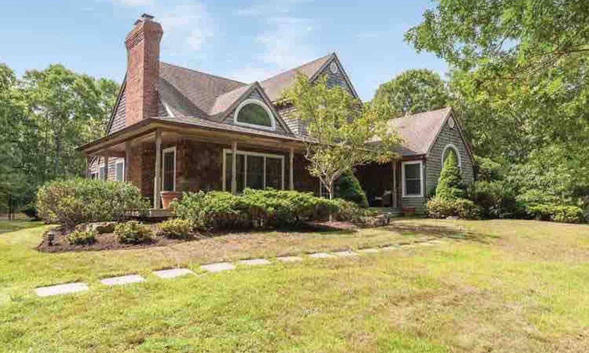 Northwest Harbor House | 5BR villa, East Hampton, weekly rentals available. Price just reduced.