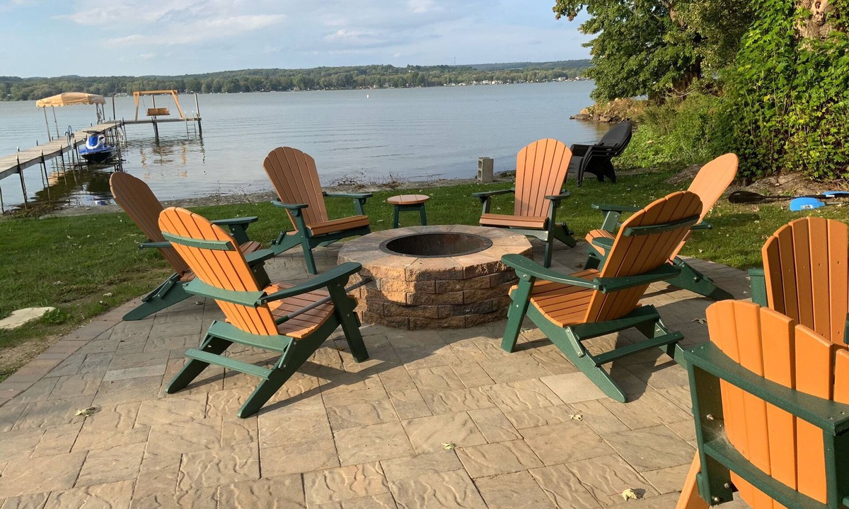 Lakewood House | 6 BEDROOMS INC FIRST FLOOR BEDROOM W BATH. July 5-19 just opened. 1 week min