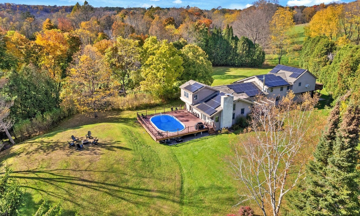 Lanesborough House | 6-BR Country Estate 14-Min. to Jiminy Peak
