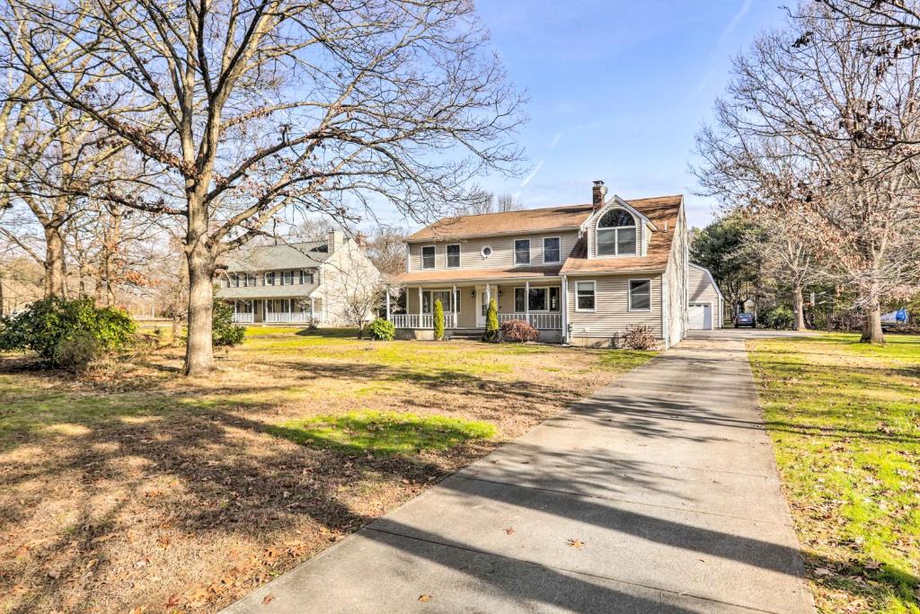 Seekonk Apartment | 7 Mi to Downtown Providence: Quiet Apt in Seekonk