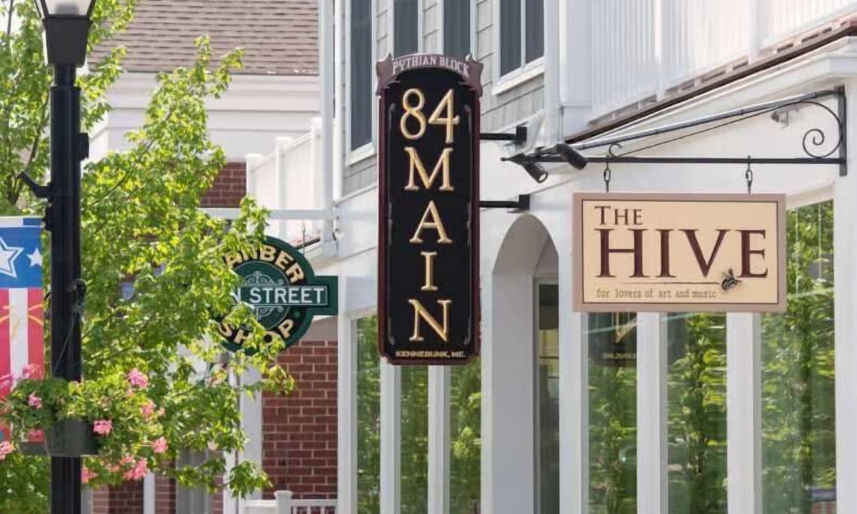 Kennebunk Apartment | 84 Main - 2 Bedroom Suite