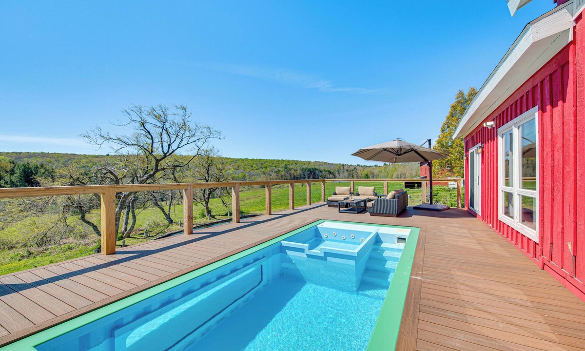 Jefferson House | 90-Acre Gem w/Custom Pool & 2 Ponds in Jefferson