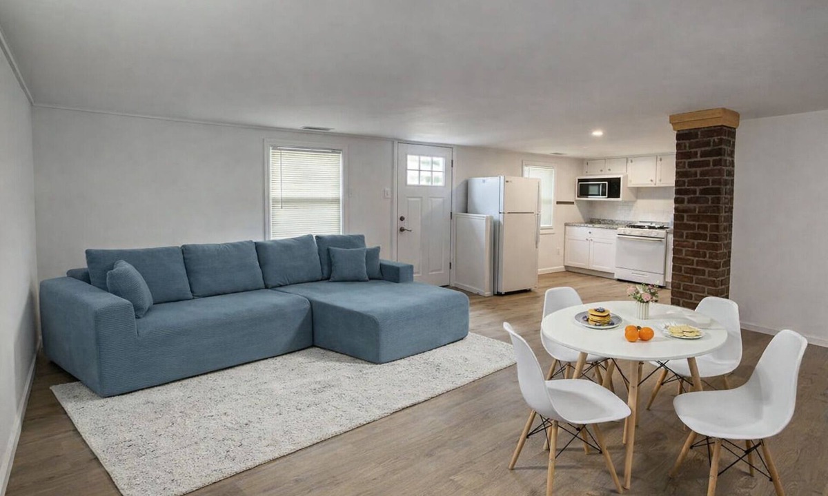 Fairfield House | A Breezy Beachside Retreat in welcoming Fairfield