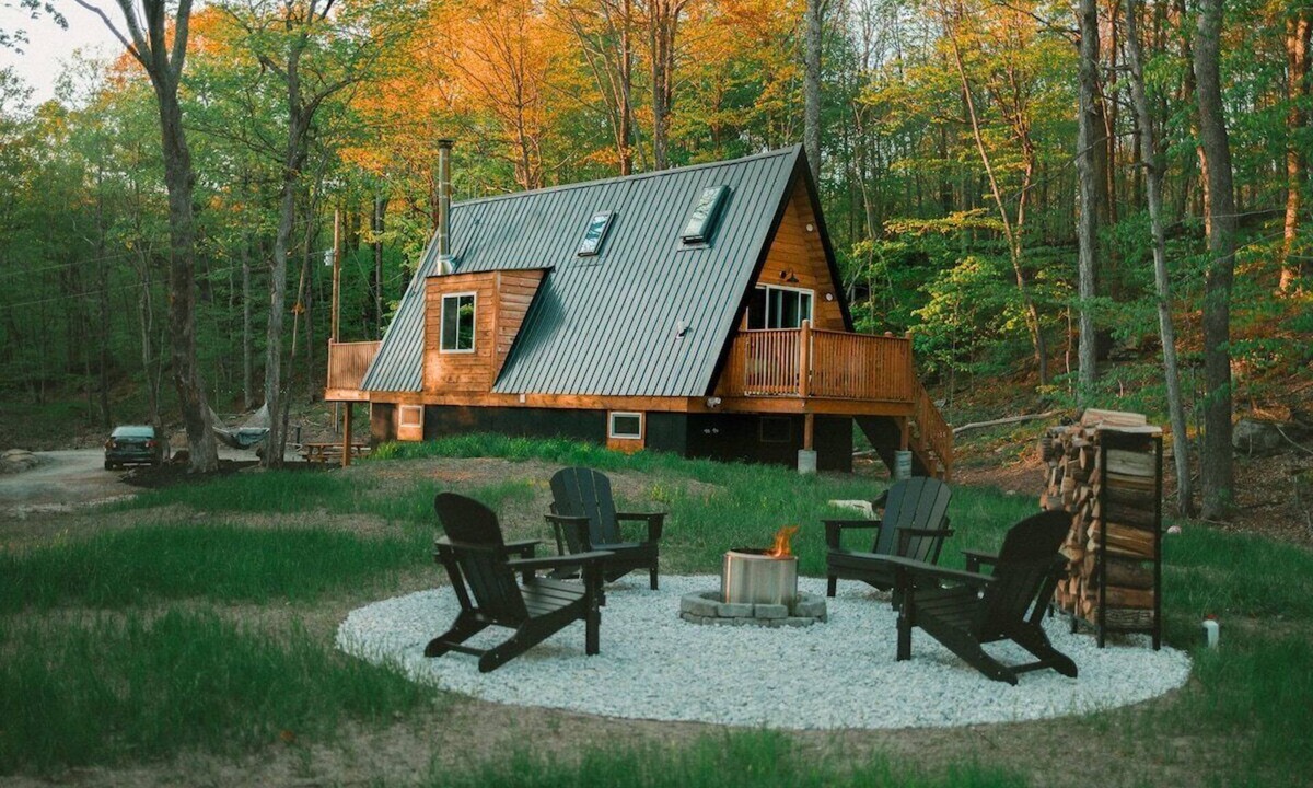 Stamford Cabin | A-Frame on Pudding Hill - Cedar Wood Burning Hot Tub + Outdoor Shower