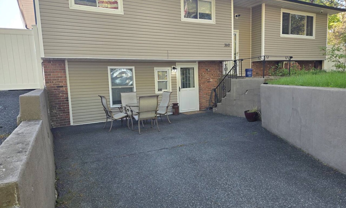 Lake Ronkonkoma Apartment | A little Home away from Home