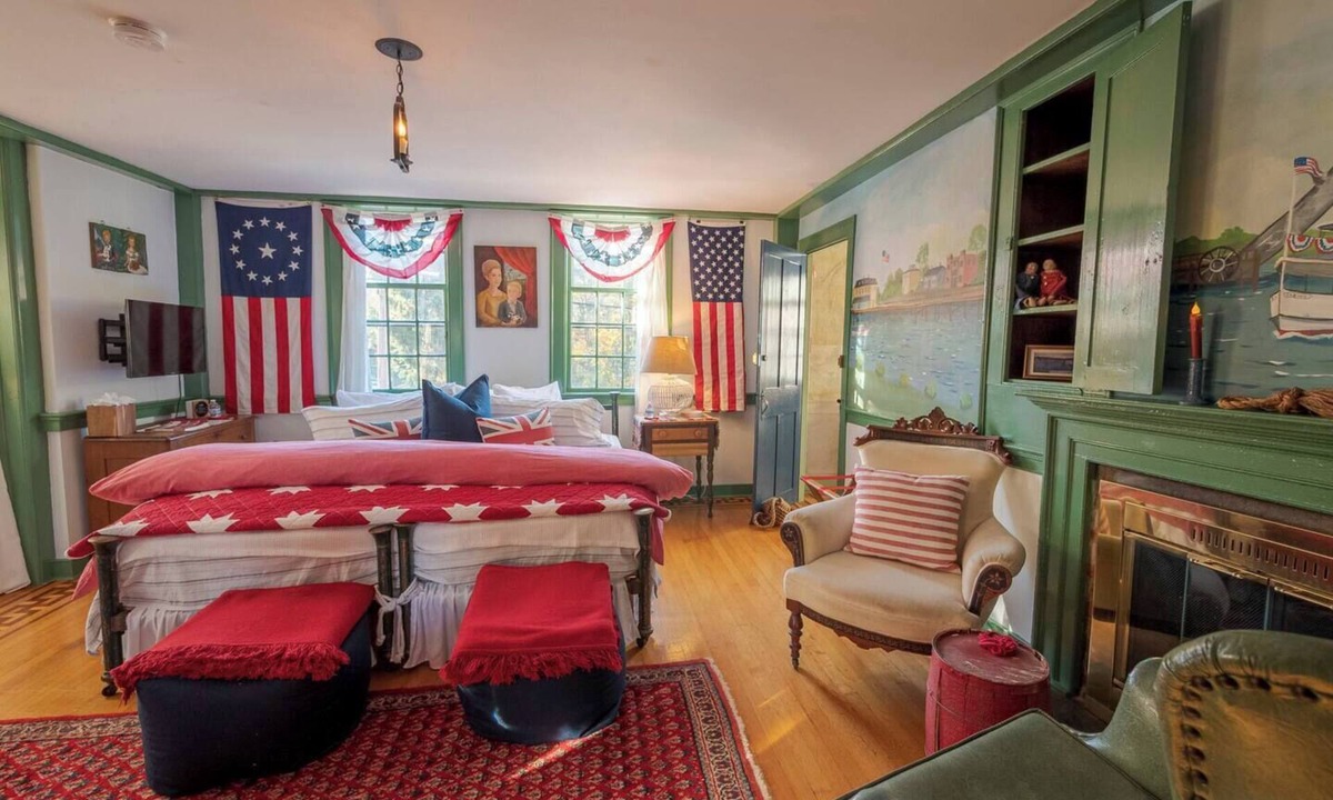 Stonington Apartment | A Mystic Stay as Sweet as Apple Pie!