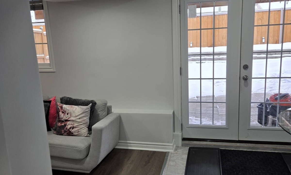 Chapel Hill South Apartment | “A tranquil stay in Orleans, just 15 minutes from downtown Ottawa,