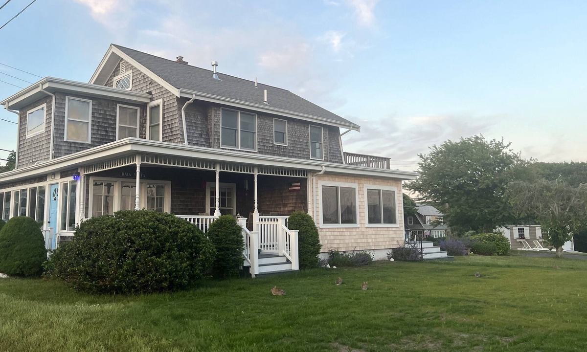 West Yarmouth House | A vacation steps from the beaches of Lewis Bay