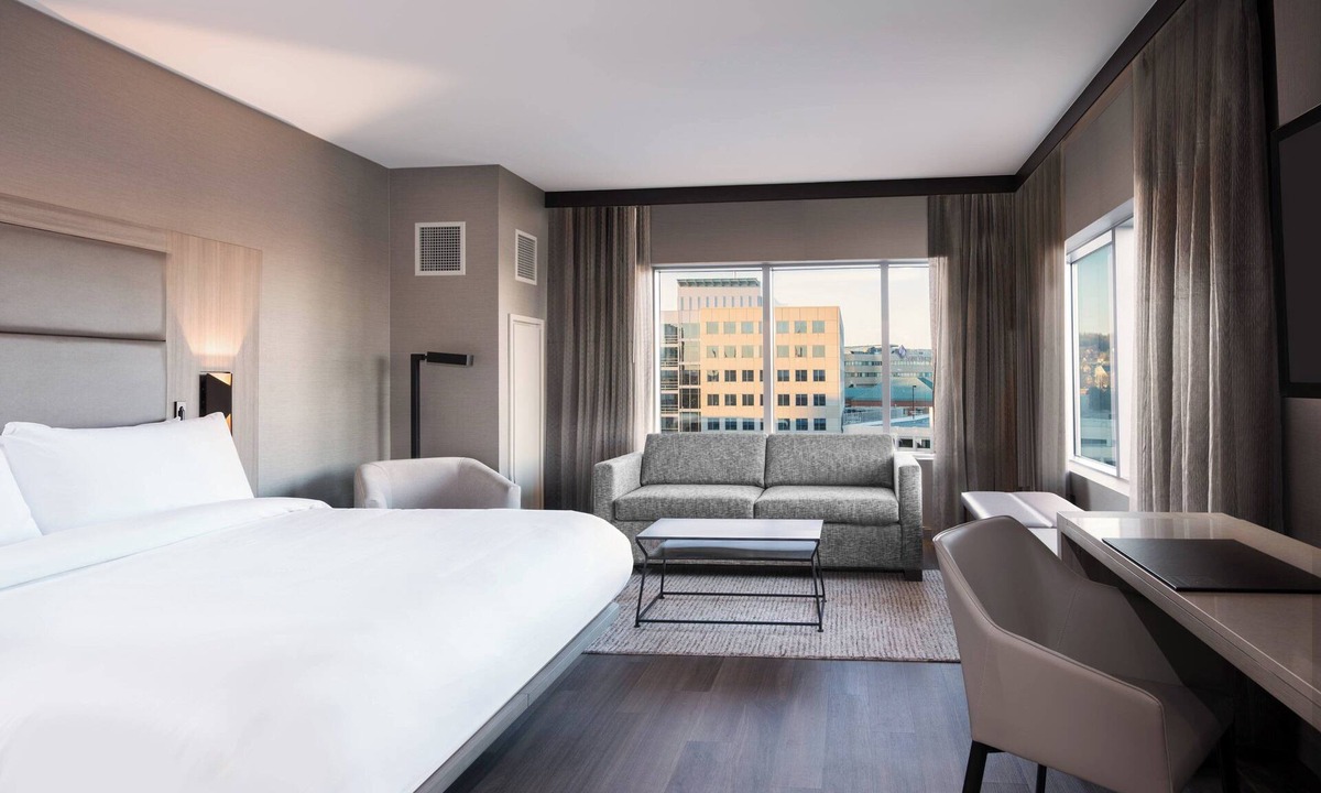 Central Business District Hotel | AC Hotel by Marriott Worcester
