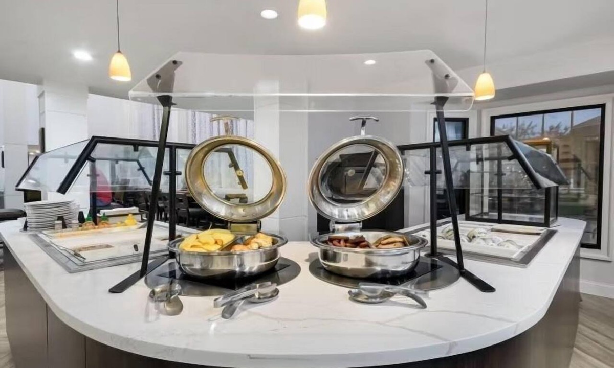 Maumee Apartment | Accessible Studio w/Tub | Pool & Free Breakfast