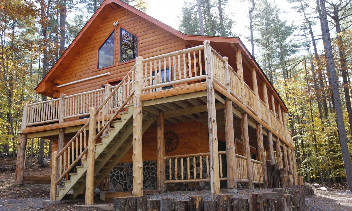 Jay Cabin | Adirondack Retreat w/Hot Tub + Outdoor Firepit