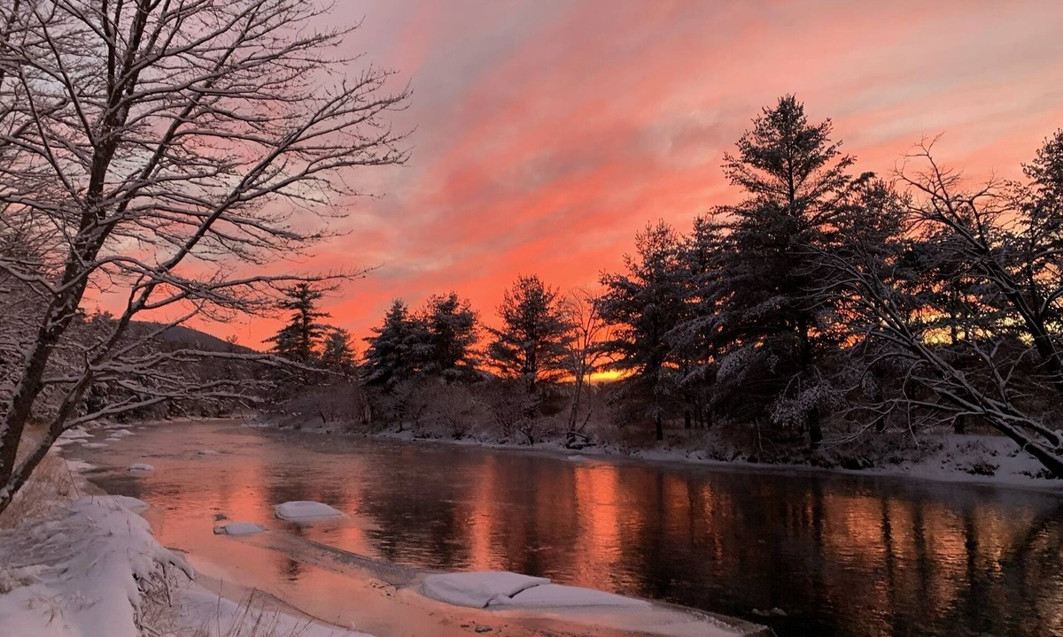 North Pole Ski Chalet | ADK Riverfront Home - Ski Whiteface, Near Lake Placid