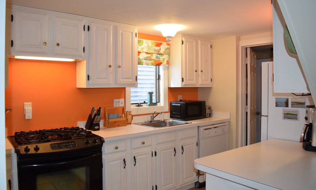 Mount Sunapee Cottage | Adorable 3-bedroom cottage in peaceful Newbury perfect for relaxing getaway
