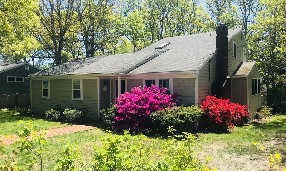 Popponesset House | Adorable beach house! 3 min walk to beach!