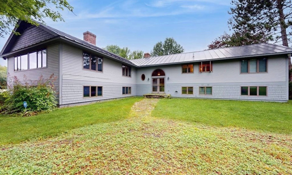 Woodstock House | Adventure-filled getaway, ponds, trails, dog-friendly, w/d, BBQ, views & more