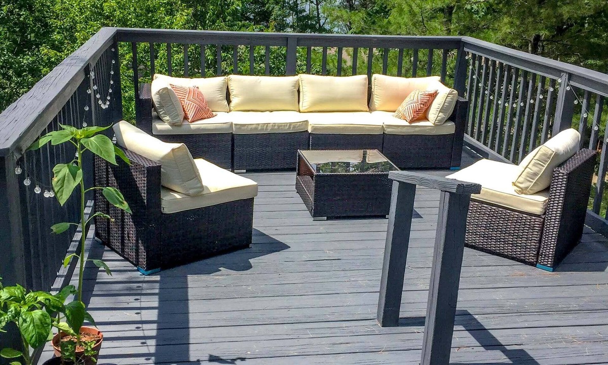 Wiscasset House | Adventurous 2BR retreat in Westport, ME, with outdoor grill and private yard.