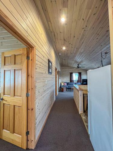 Magnetawan Cabin | Ahmic Lake Resorts Black Bear Cottage