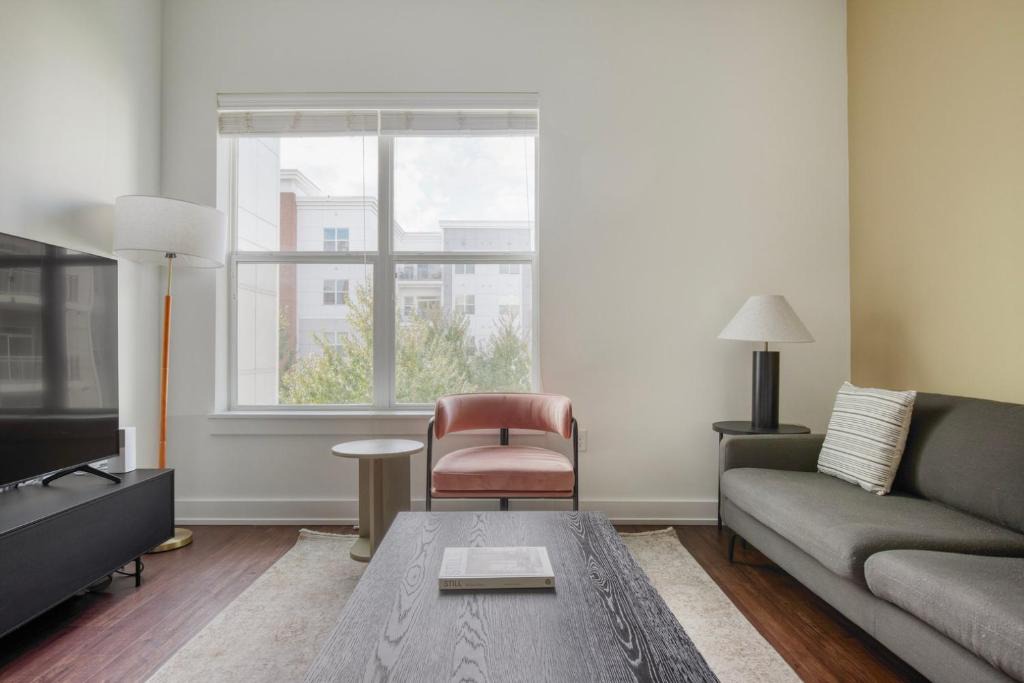 Cambridge Apartment | Alewife 2br w gym wd nr shopping T BOS-933