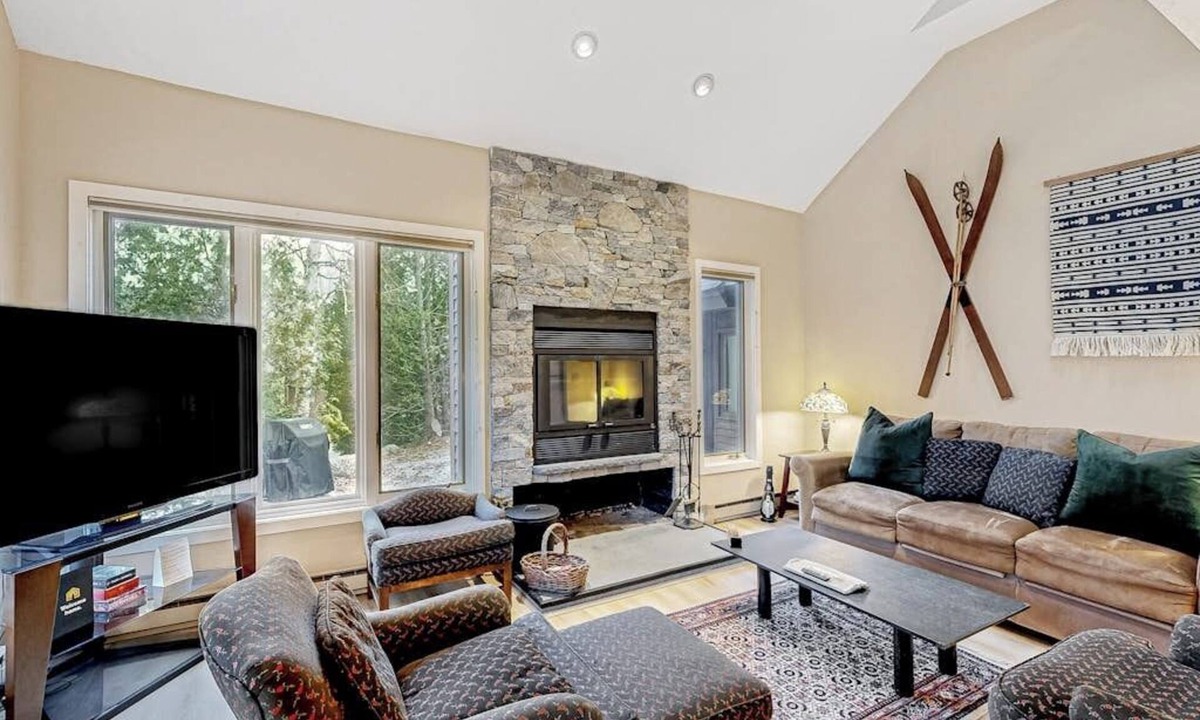 Waterville Valley Condo | All-season landing pad with resort amenities, mtn views, & W/D - dog-friendly