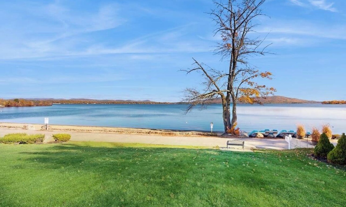 Center Ossipee House | All Season Stunning Views & Lake Access: Water sports, Hiking, Golfing, Skiing