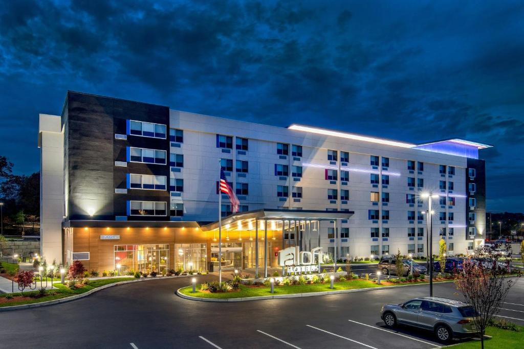 Framingham Hotel | Aloft by Marriott Framingham