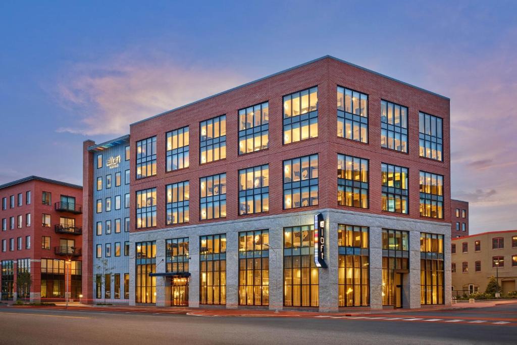 Portland Hotel | Aloft by Marriott Portland Downtown Waterfront ME