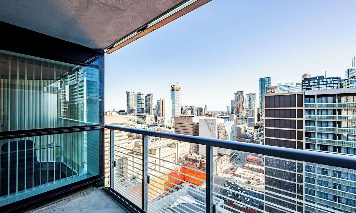 Bay Cloverhill Apartment | Altitude Suites Bay Street by Teristo Group