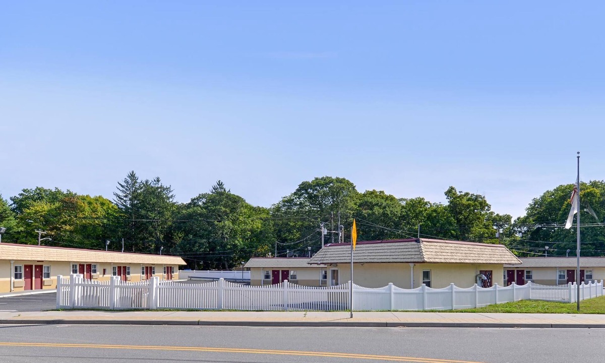 Port Jefferson Station Hotel | Americas Best Value Inn Port Jefferson Station Long Island