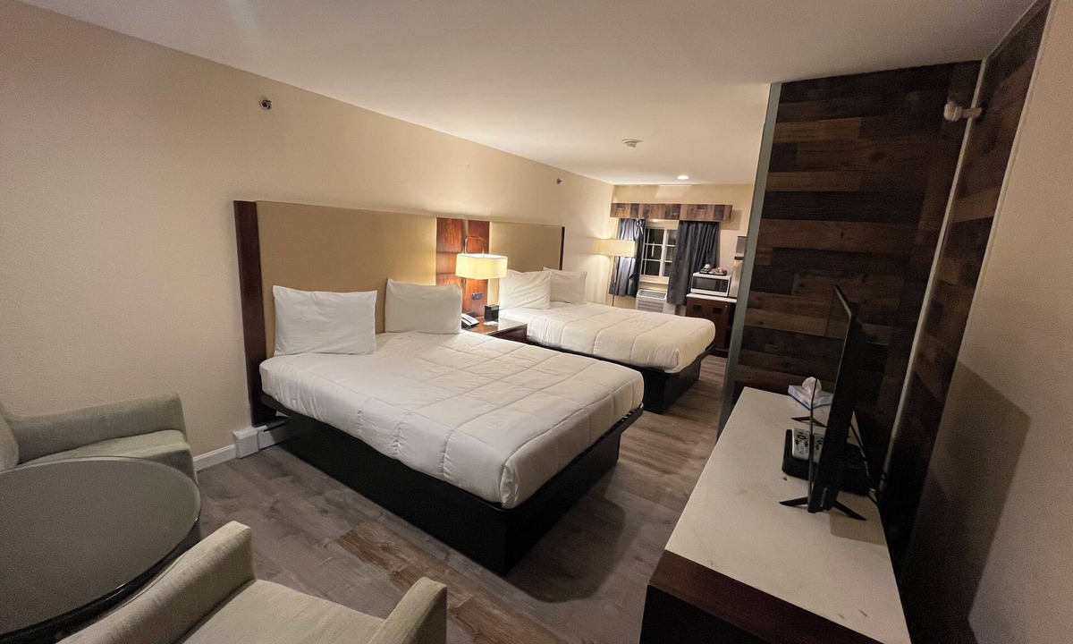 Rochester Hotel | Anchorage Inn of Rochester