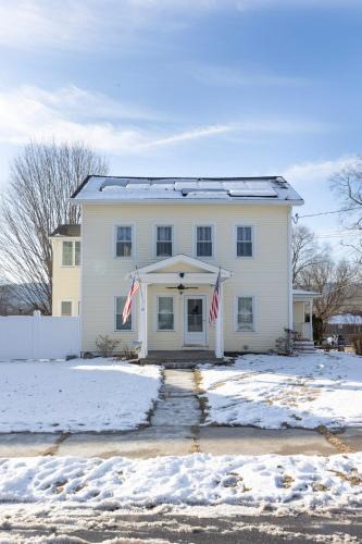 New Milford Apartment | Ann Inn - Downtown New Milford Apartment