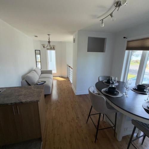 Sainte-Catherine Apartment | Apartment 3 chambres near Montréal