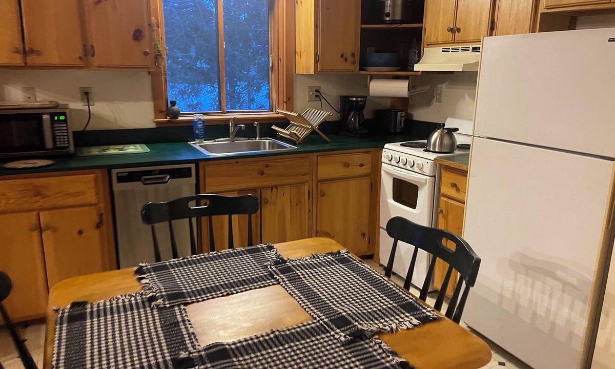 Carrabassett Valley Apartment | Apartment for rent in Sugarloaf. Great location for hiking, biking