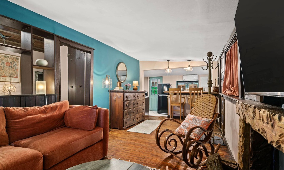 Ardentown House | Ardentown Cottage w/King Bed & Fully Fenced Yard