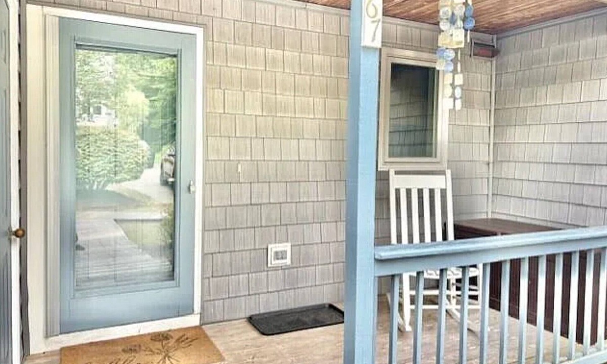Ocean Park Condo | August Availability! 3-bed Condo steps from beach, pool, fitness & AC in OOB