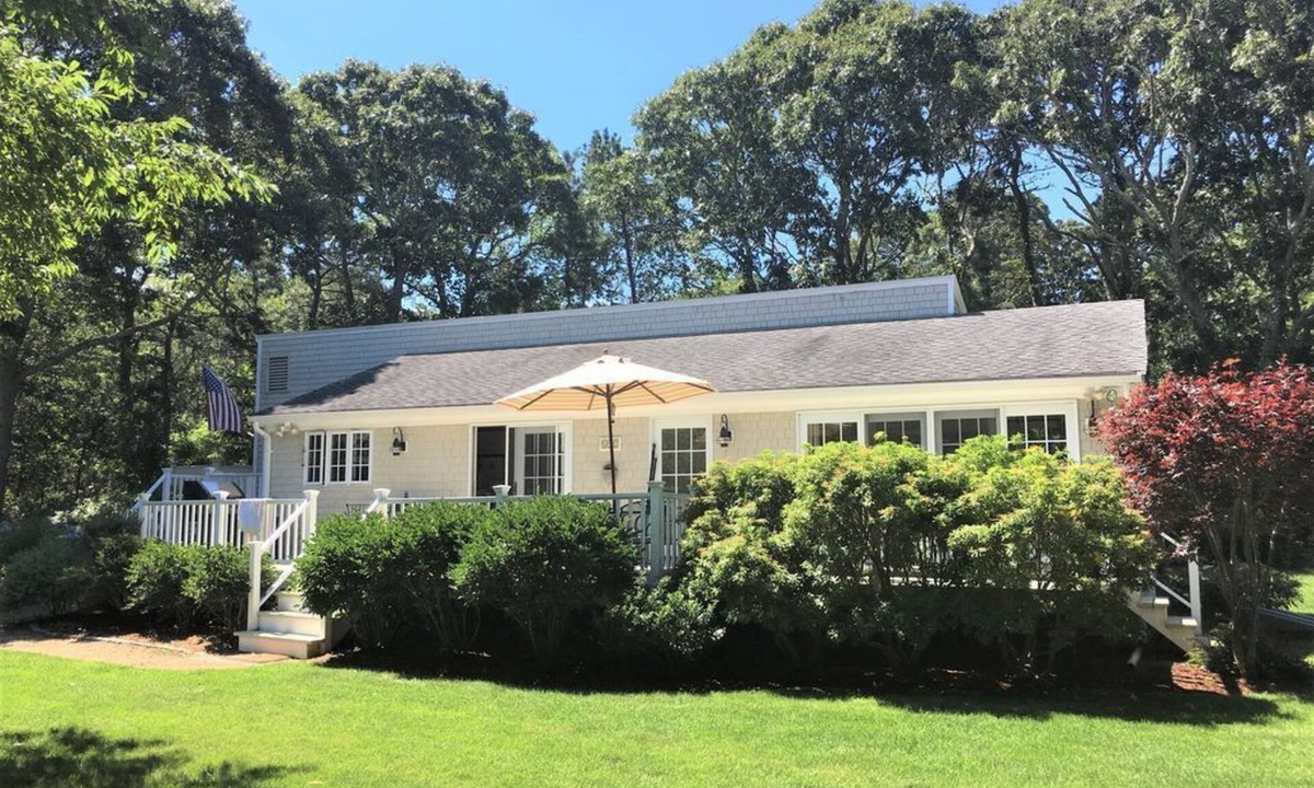 Edgartown House | Awesome reviews, very private, conservation land, bike path and close to town