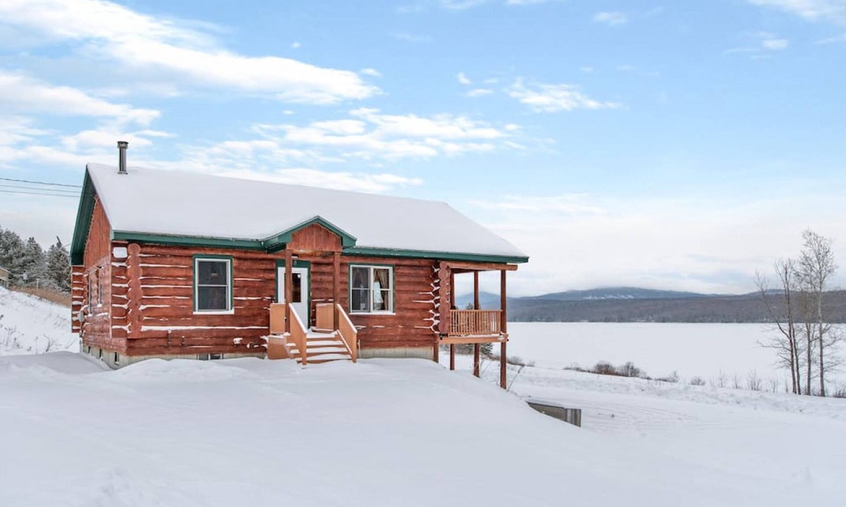 Pittsburg House | Awesome - Snowmobile Ice Fishing