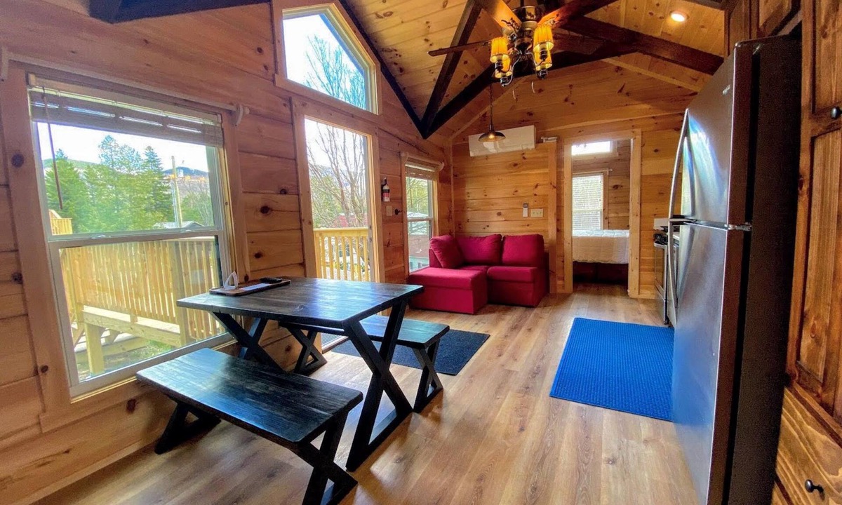 Twin Mountain Villa | B3 NEW Awesome Tiny Home With A C Mountain Views Minutes to Skiing Hiking Attractions