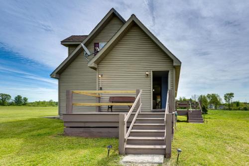 Town of Root House | ‘Backcountry Living’ Home Near Hiking in Sprakers!